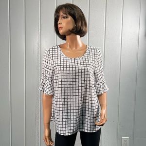 * Elle Women's Black & White Check Short Bell Sleeve Top Sz M